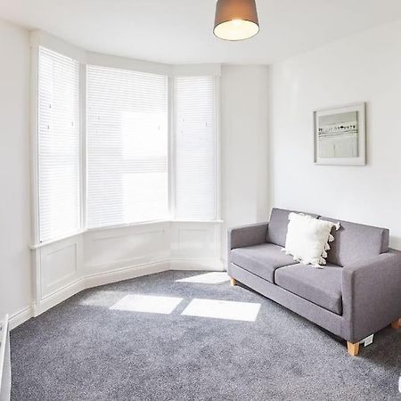 Apt 1 - Queens Court Scarborough Eksteriør bilde