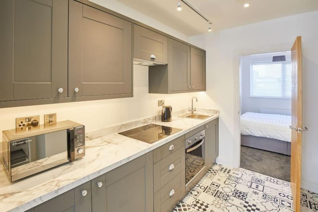 Apt 1 - Queens Court Scarborough Eksteriør bilde